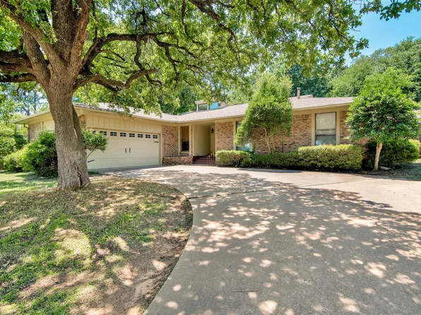 209 Spring Valley Dr, Denison, TX 75020