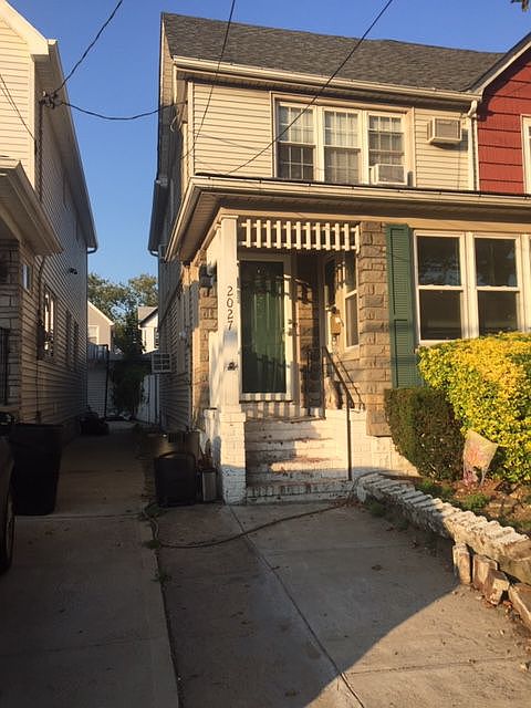 1st image of 2027 E 65th St