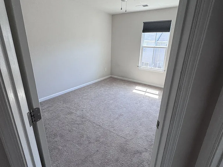 112 Stegg St — Photo 10