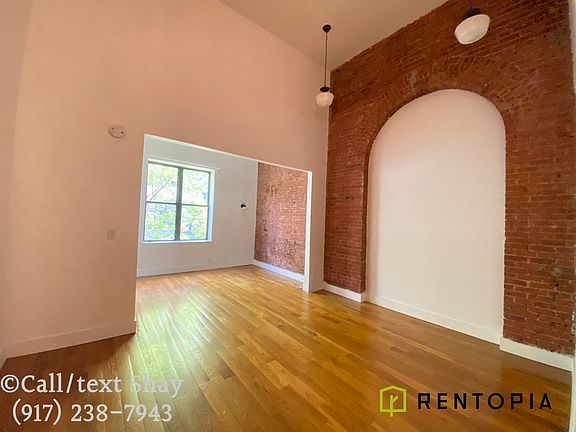 3rd image of 949 Willoughby Ave #401