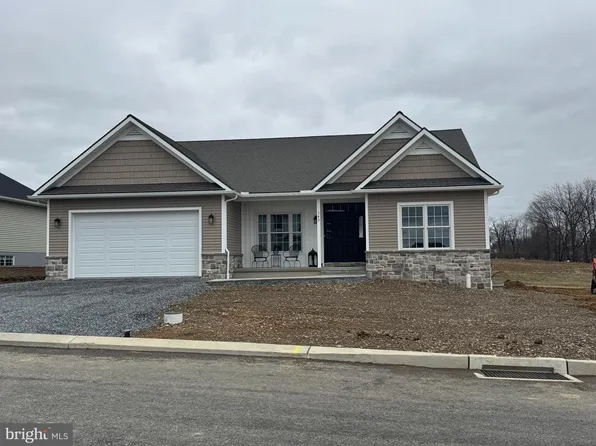 142 Dream Dr, Lebanon, PA 17046