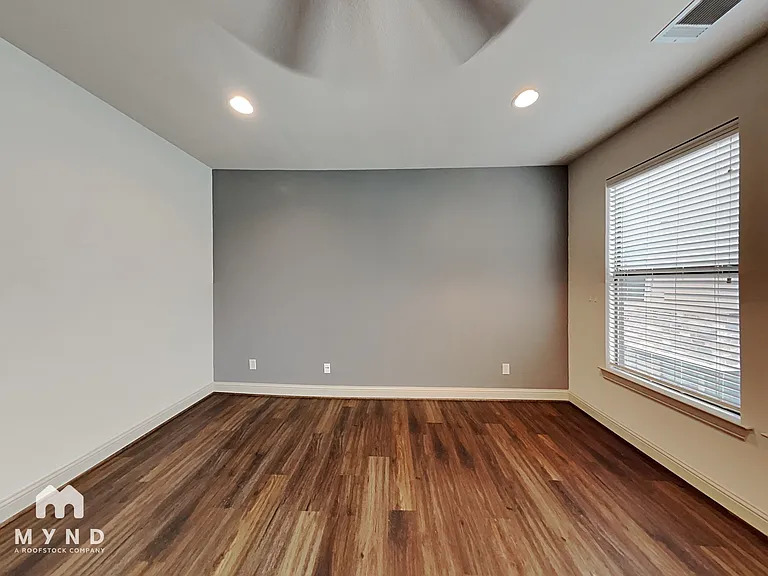 7404 Coronado Way — Photo 8