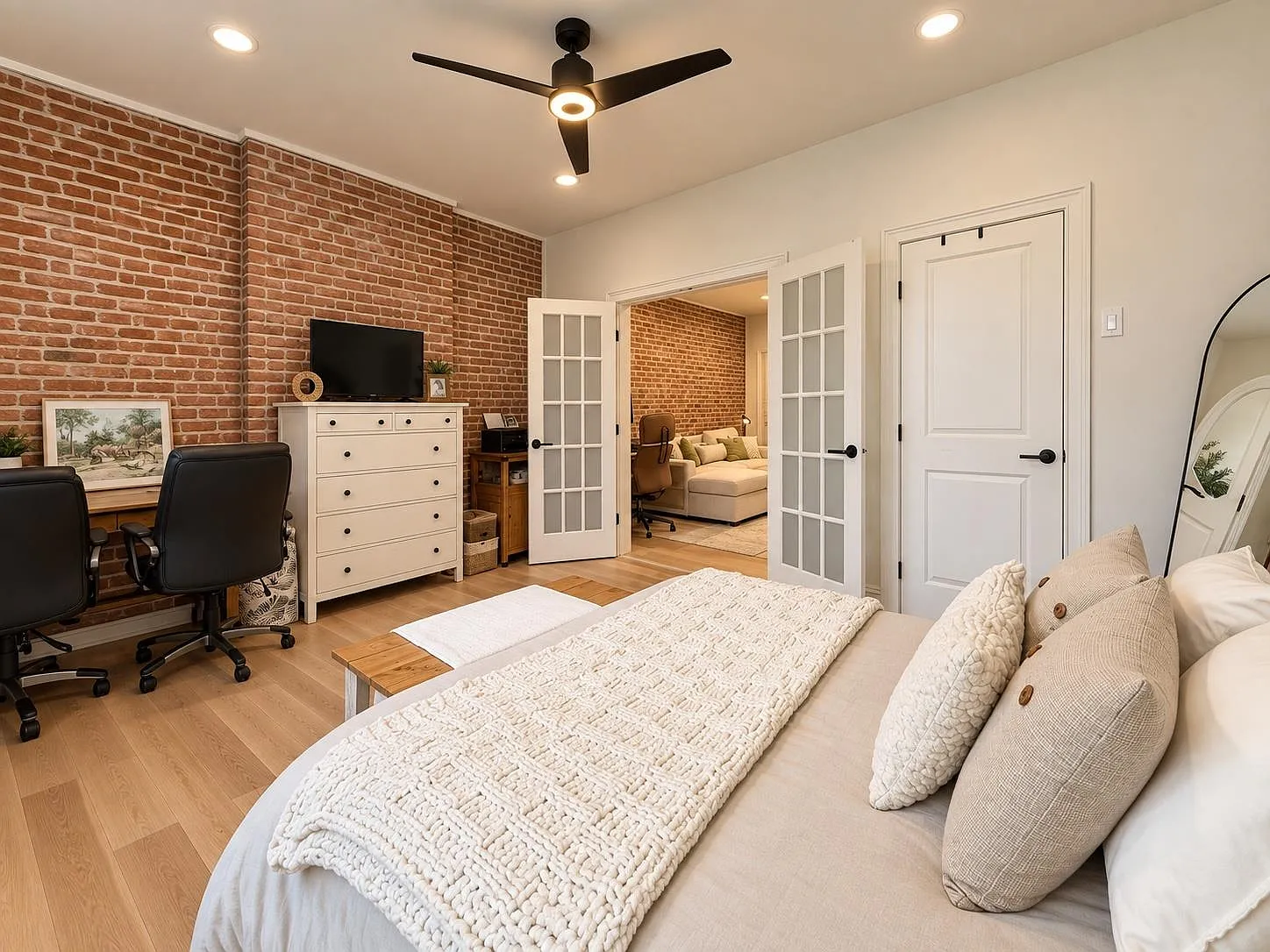 1 bed, 1.0 bath, $2,450 — Photo 2