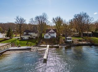 1425 S Shore Dr, Holland, MI 49423