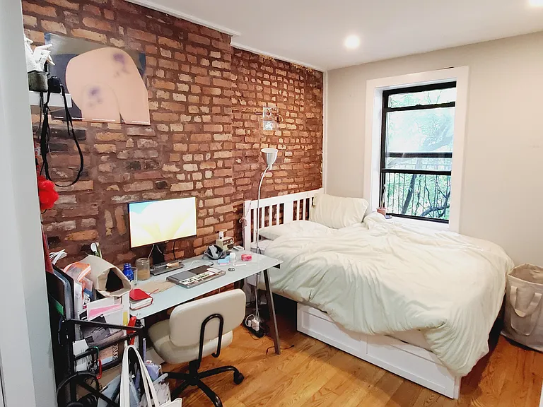 129 Ryerson St #2 — Photo 9