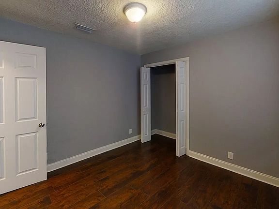2nd image of 432 Sunshine St
