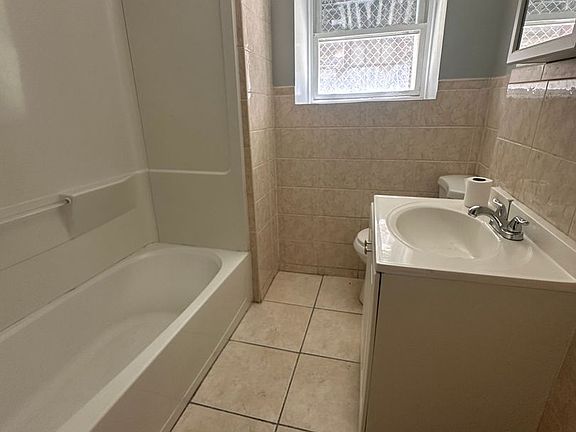 3rd image of 1315 W Roosevelt Blvd #Basement