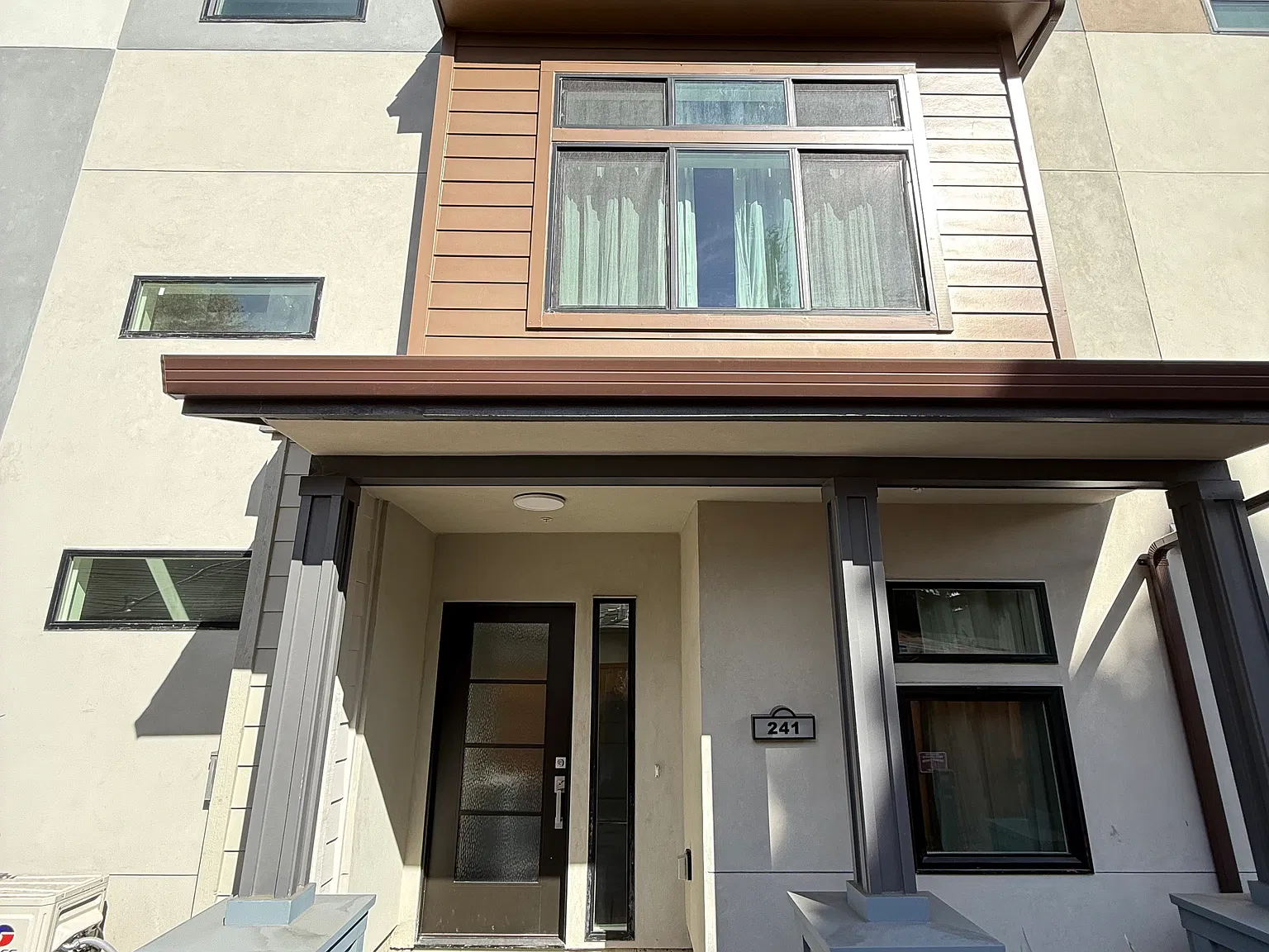 3 bed, 2265 sqft, $7,700 — Photo 2