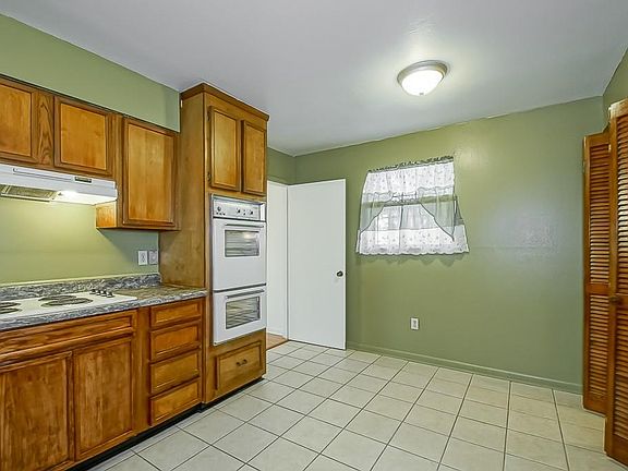 5th image of 1850-52 Murl St