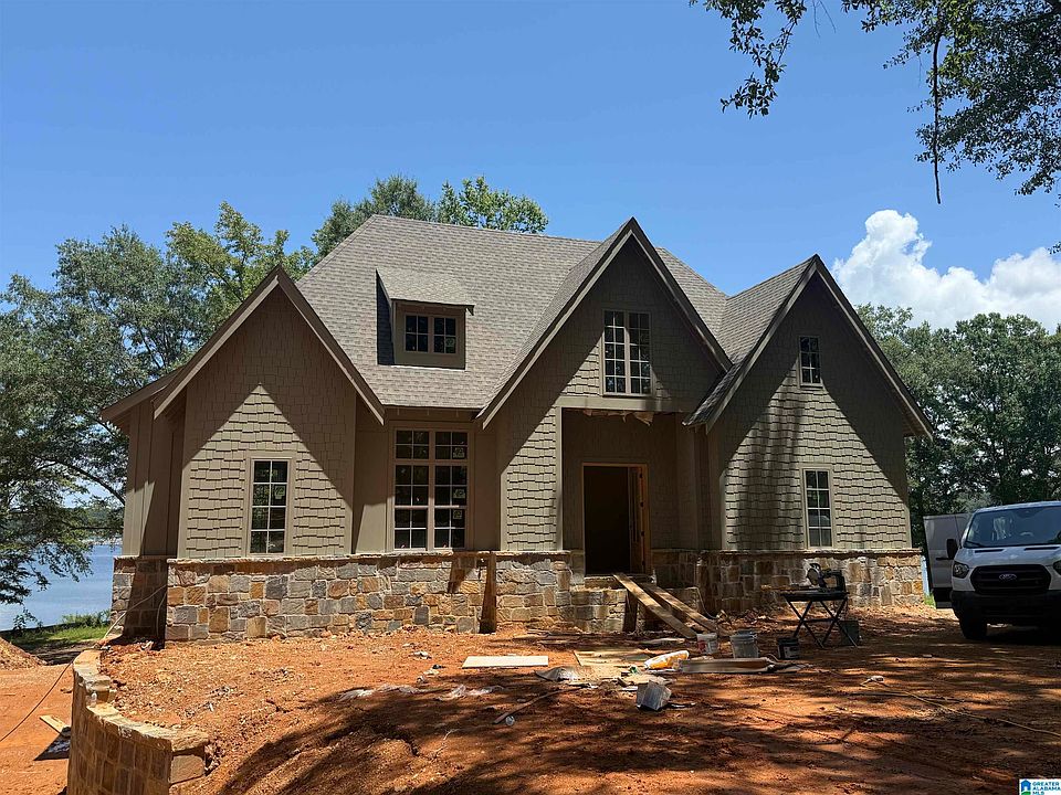 1st image of 105 Rivercrest Ln