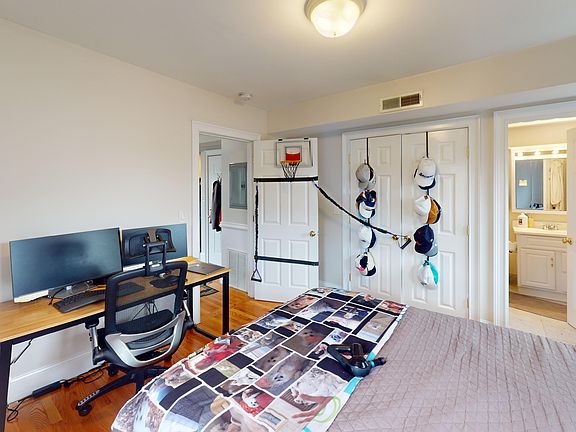 4th image of 120 D St Unit 2