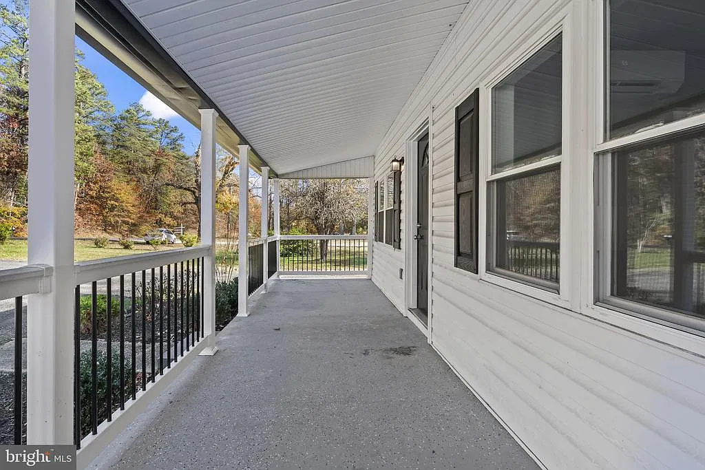 2 bed, 1.0 bath, 900 sqft, $1,900 — Photo 3