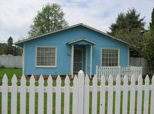 305 N Broadway St, Estacada, OR
