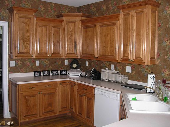 3rd image of 721 Plum Ln #758