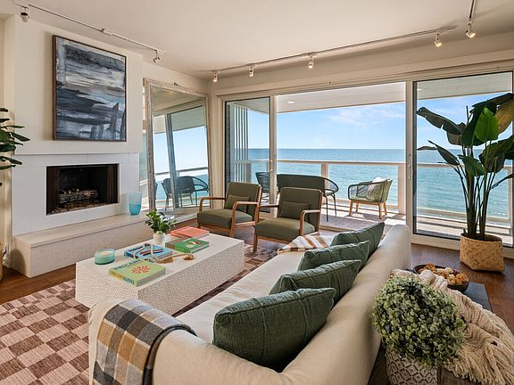 5th image of 22664 Pacific Coast Hwy APT 2