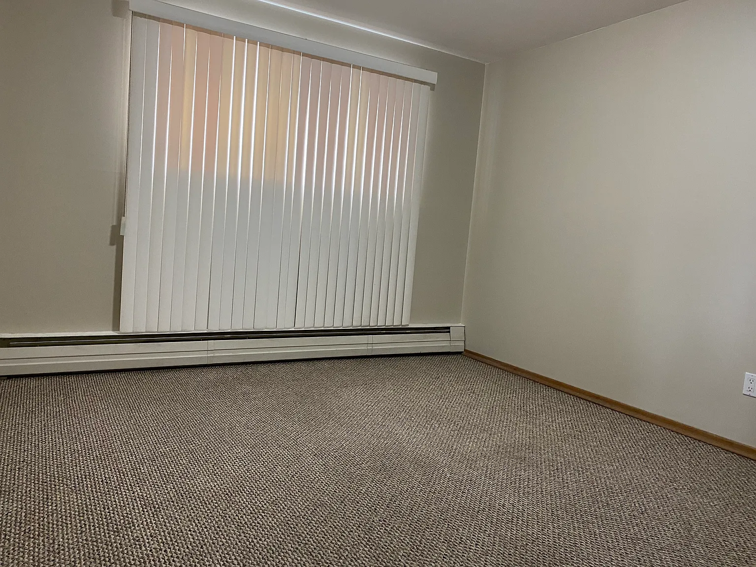 2 bed, 900 sqft, $1,350 — Photo 4
