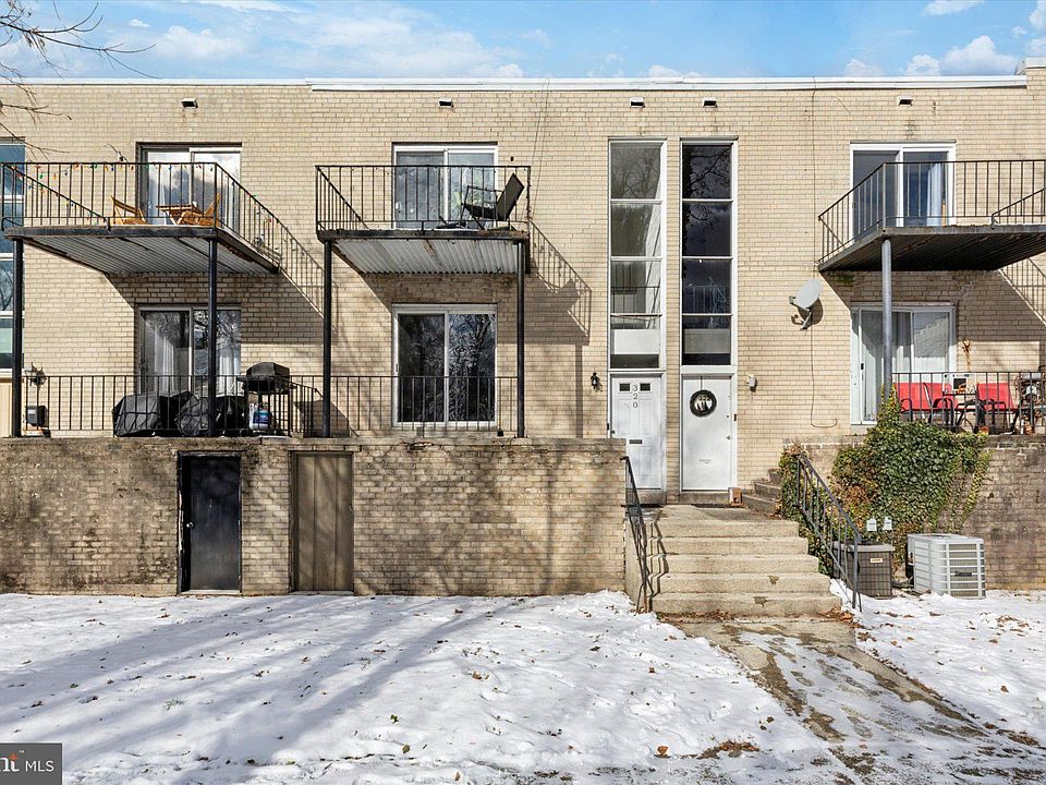 1st image of 320 Hermit St #2