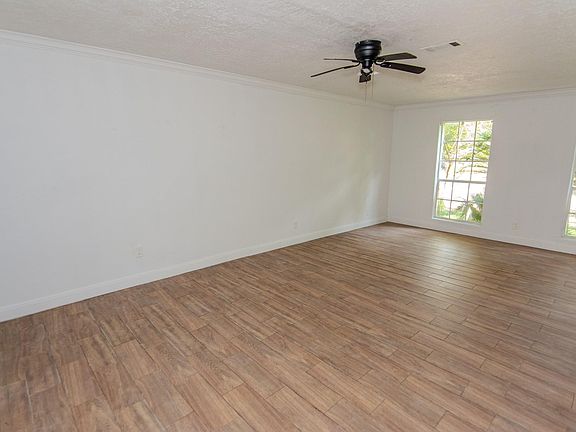4th image of 20335 Fieldtree Dr