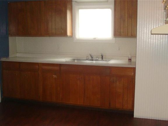 4th image of 22 Harris Ct