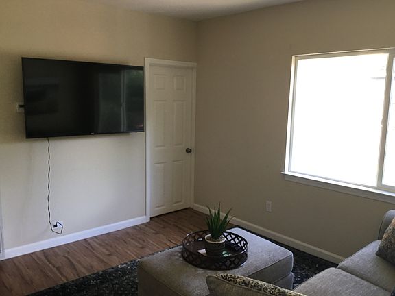 4th image of 17353 Park Ave