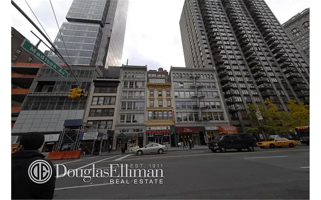 Rented by Douglas Elliman | media 22