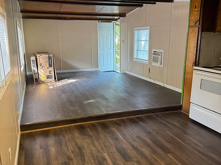 1506 Maple St — Photo 4