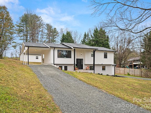 3rd image of 27 Windy Ln