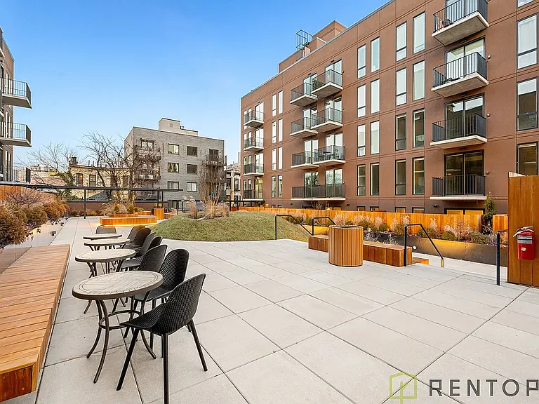 150 Noll St #4N — Photo 12