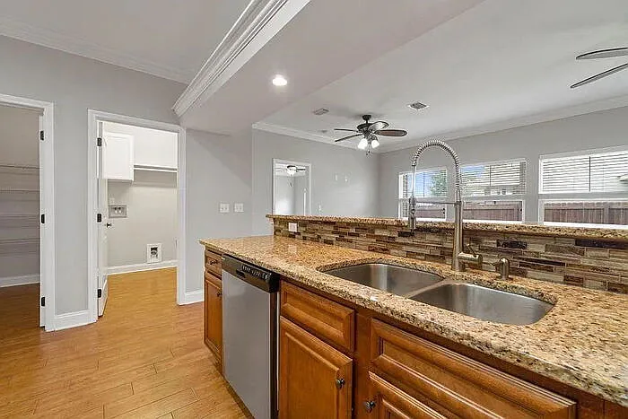 116 Jonquil Ave NW — Photo 5