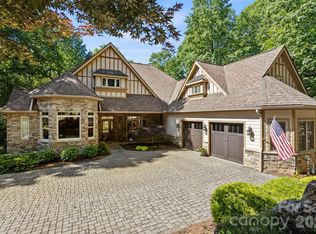 132 Pinnacle Peak Ln, Flat Rock, NC 28731