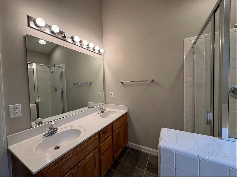 101 Queens Knoll Ct — Photo 16