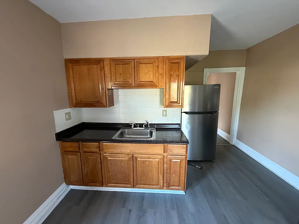1325 Lehigh St #2