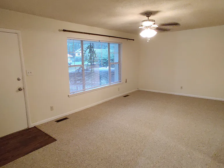 1351 N Stephens Ave — Photo 2