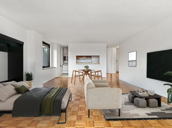 531 Main Street image 2 of 11