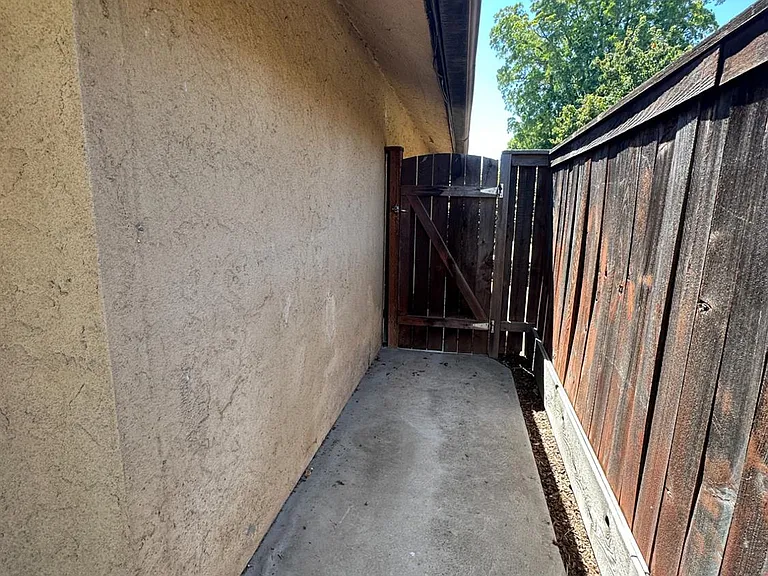 5072 N Forkner Ave — Photo 30