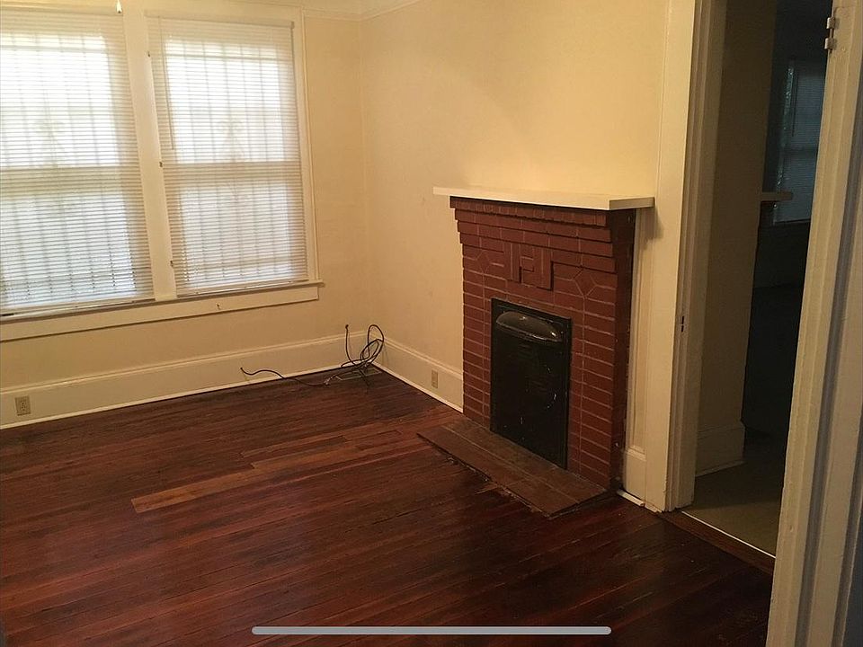 2nd image of 2301 Preston St