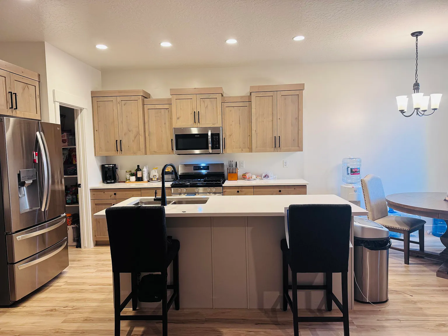 2 bed, $3,850 — Photo 3