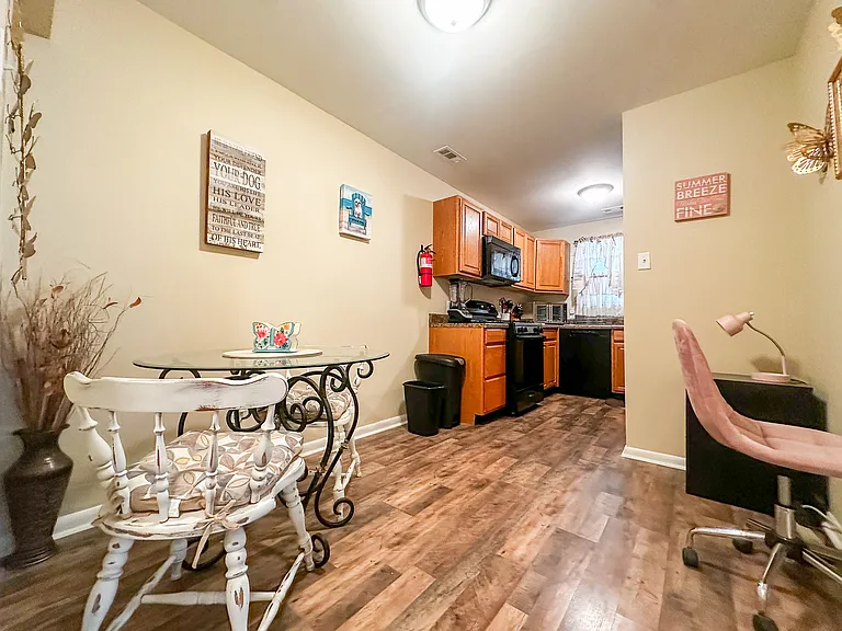 15 Scotch Pine Dr — Photo 6