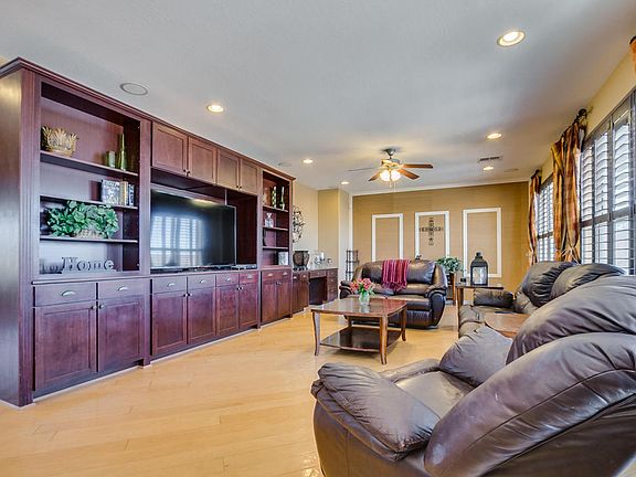 3rd image of 1389 E Martha Dr
