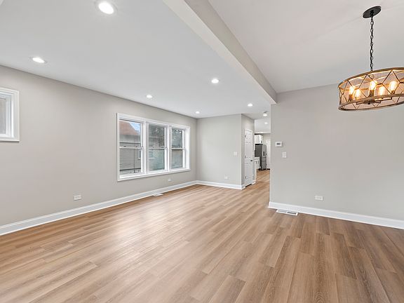 4th image of 1653 W 92nd St