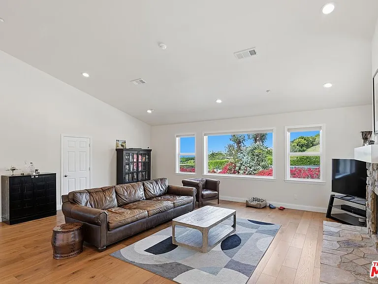 30429 Morning View Dr — Photo 11