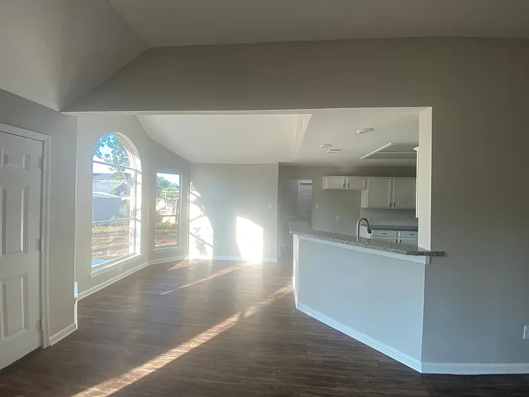 120 Papaya St — Photo 18
