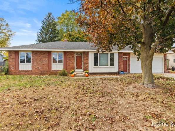 7505 Roselane Ave, Jenison, MI 49428