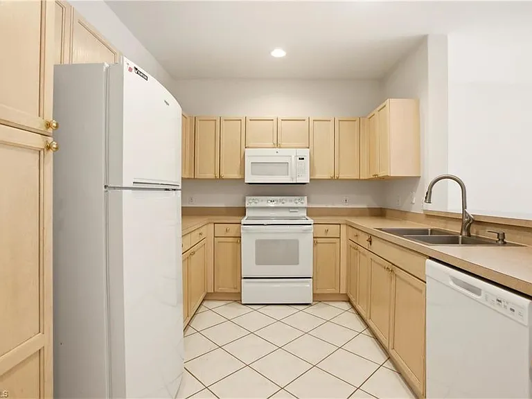 3431 Pointe Creek Ct #102 — Photo 4