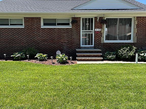 5th image of 4122 E 176th St