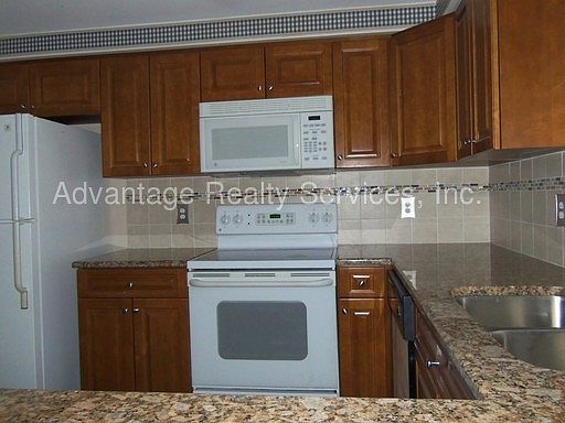 3rd image of 16017 Sharewood Dr