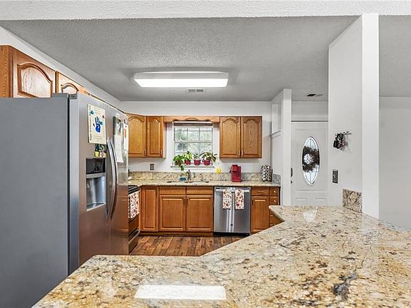 5th image of 1799 Wayside Rd