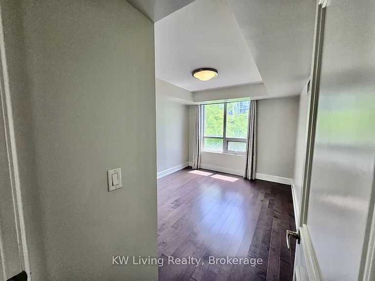 650 Sheppard Ave E #220 — Photo 4