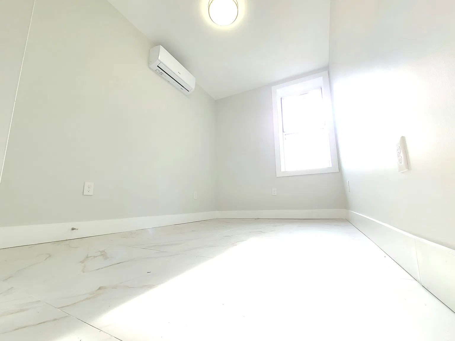 1 bed, 650 sqft, $1,750 — Photo 3