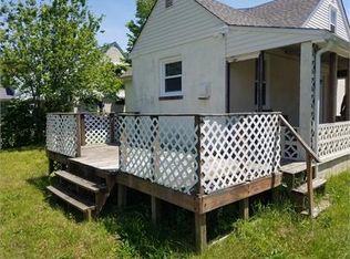 215 W 3rd St, Palmyra, NJ 08065